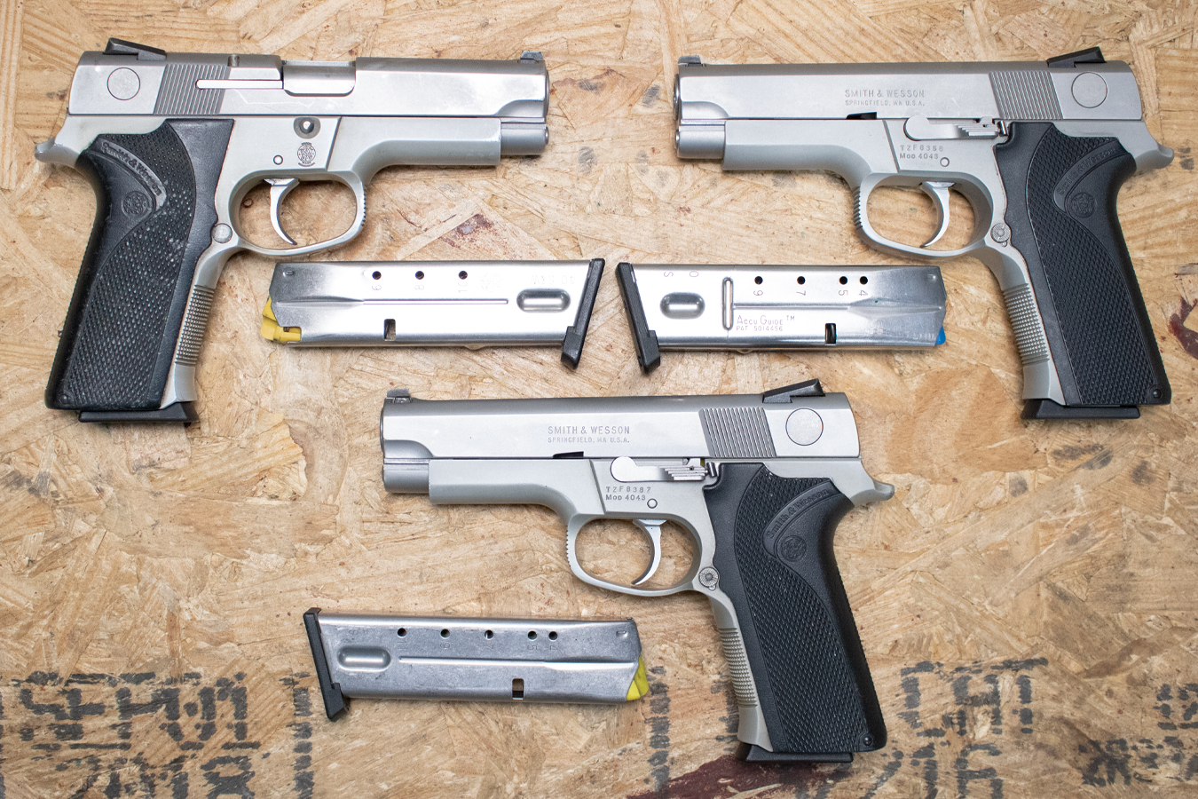SMITH AND WESSON 4043 40 S&W Police Trade-In Pistols (Good Condition)